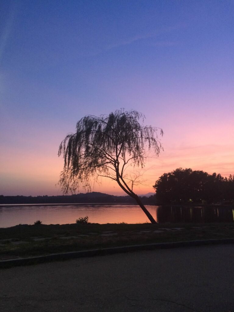 lago di varese gavirate tramonto